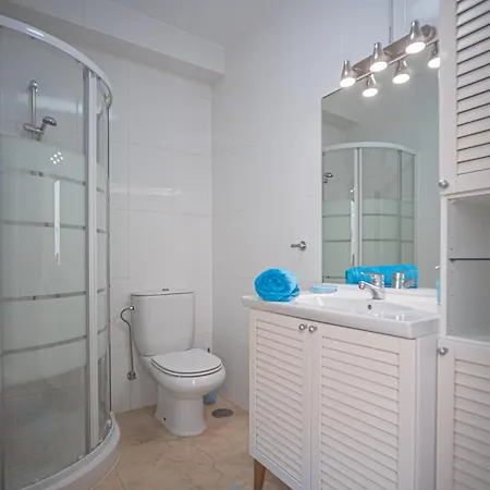 Orilla En Frontera-primavera Daire Costa Del Silencio